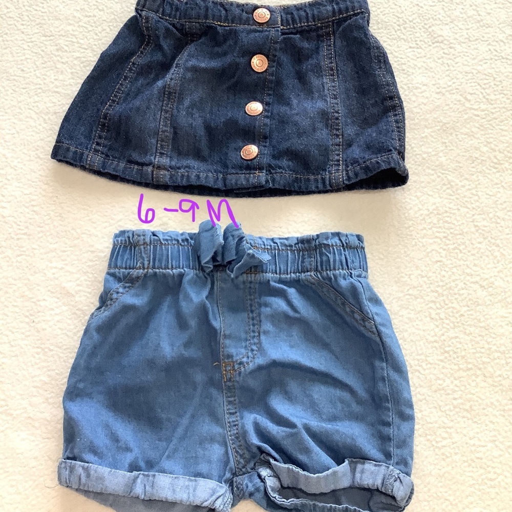 Baby girl 
Shorts and skirt Cat & Jack size 6-9m
